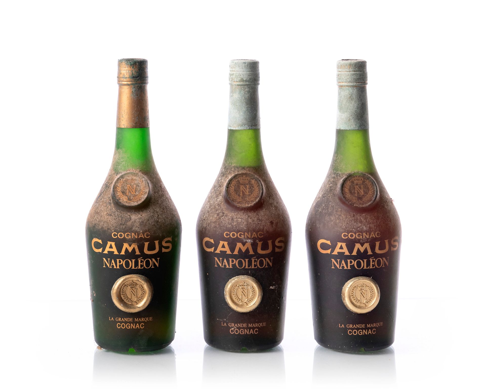 Null 3 bottles (70 cl. - 40°) COGNAC CAMUS NAPOLÉON
Year : NM
Appellation : COGN&hellip;