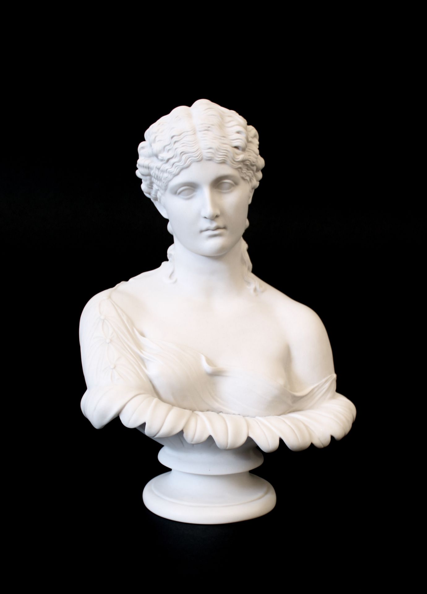 Null Composite marble bust of Clytie
H. 32.5 cm