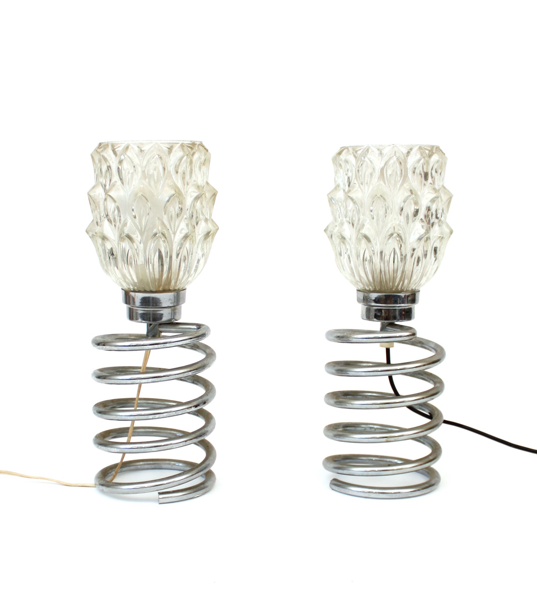 Null D’après Ingo MAURER
Paire de lampes à poser modèle « SPRING » en métal chro&hellip;