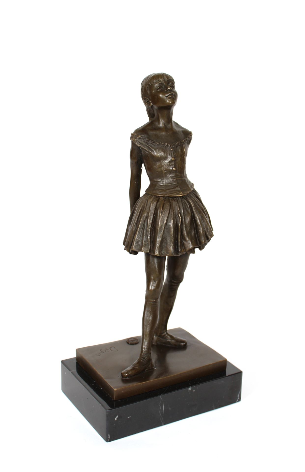 Null Nach Edgar DEGAS
Die kleine Tänzerin
Bronze mit Medaillenpatina, Marmorsock&hellip;