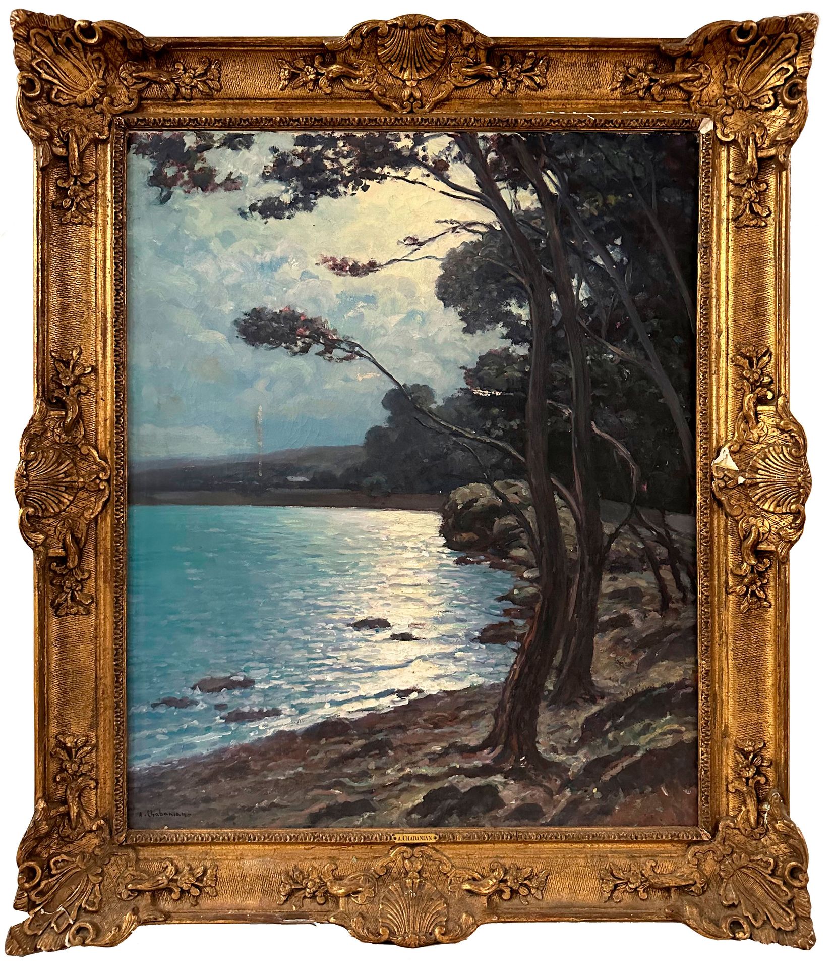 Null 阿尔塞纳-夏班扬（1864-1949）
蔚蓝海岸的月光
布面油画，背面担架上有签名和标题
73 x 60 厘米
木质雕刻和镀金灰泥画框，画框中央有略微&hellip;