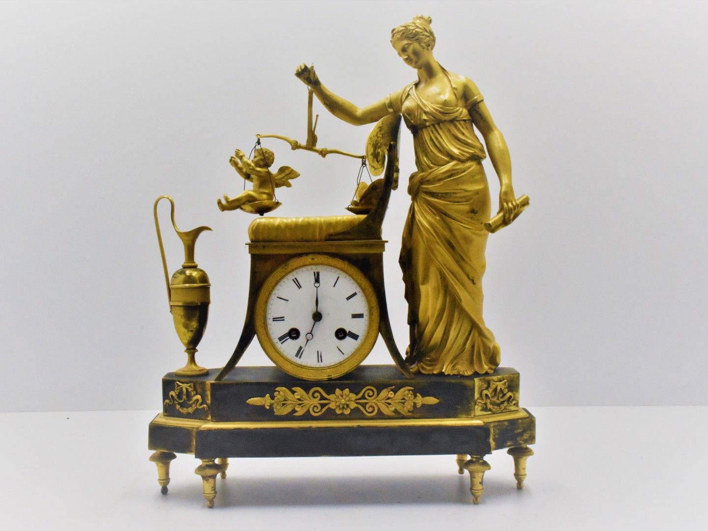 Null Empire-Pendeluhr aus vergoldeter Bronze aus dem 19. Jahrhundert, innen mark&hellip;