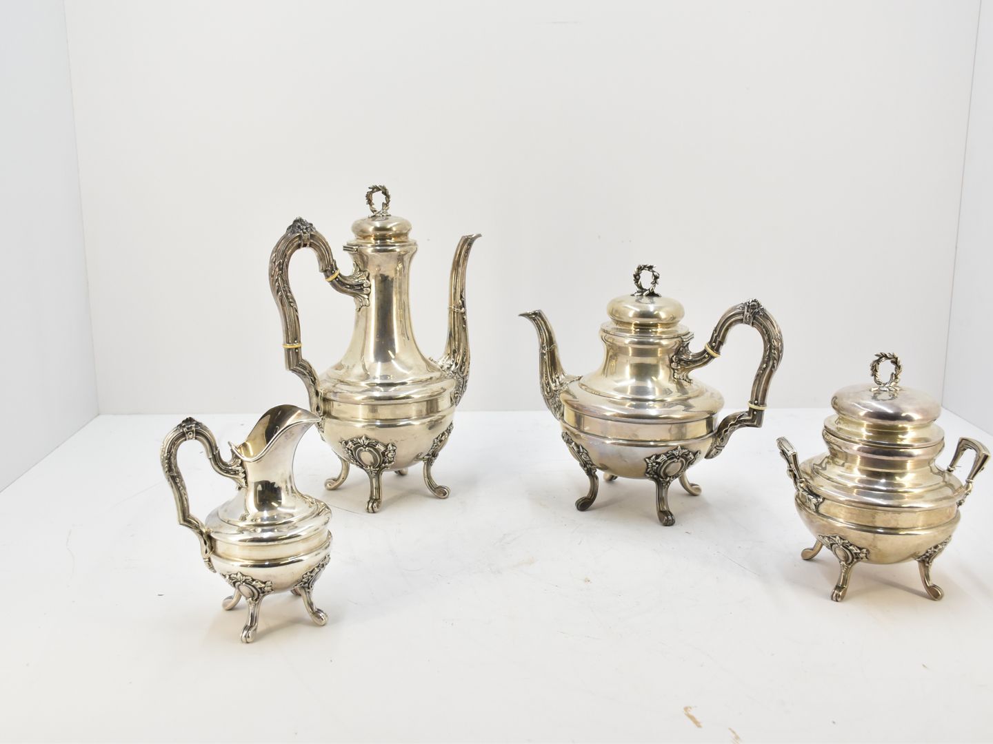 Null Coffee-tea set in solid silver marked: Delheid weight: 2.000 grams