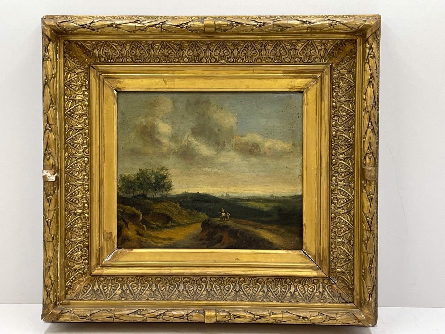 Null 橡木板上的油画，签名为 "有人物的风景"，尺寸为26 x 31厘米，框架为50 x 54厘米，难以辨认。