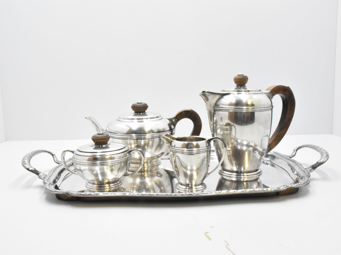 Null 威斯克曼装饰艺术风格的银白色金属四件套餐具，标有托盘字样