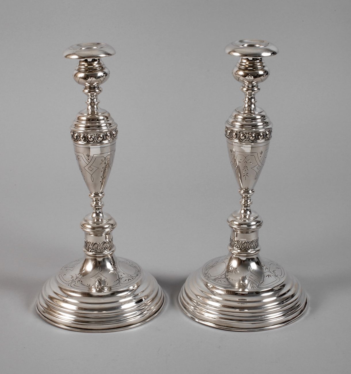 Null Paire de chandeliers Biedermeier en argent
vers 1860, argent estampillé Dia&hellip;