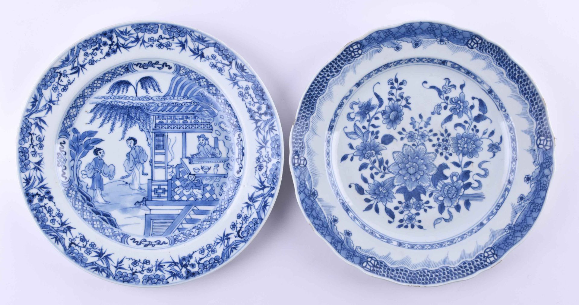 2 Teller China Qing-Dynastie, 18. / 19. Jhd. Avec peinture en bleu sous glaçure,&hellip;