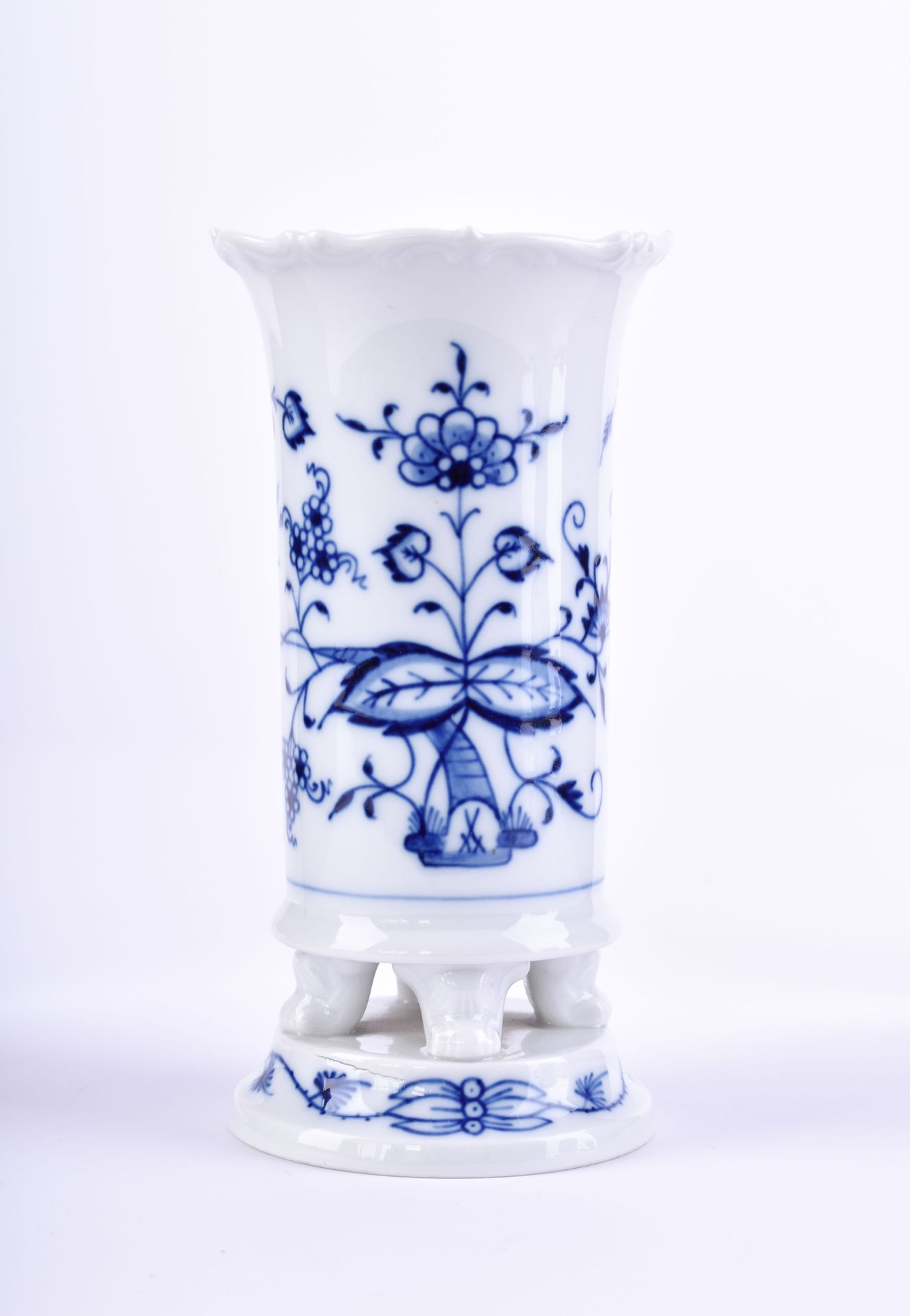 Vase Meissen Décor motif oignon, marque de l'épée bleue, porcelaine officielle, &hellip;