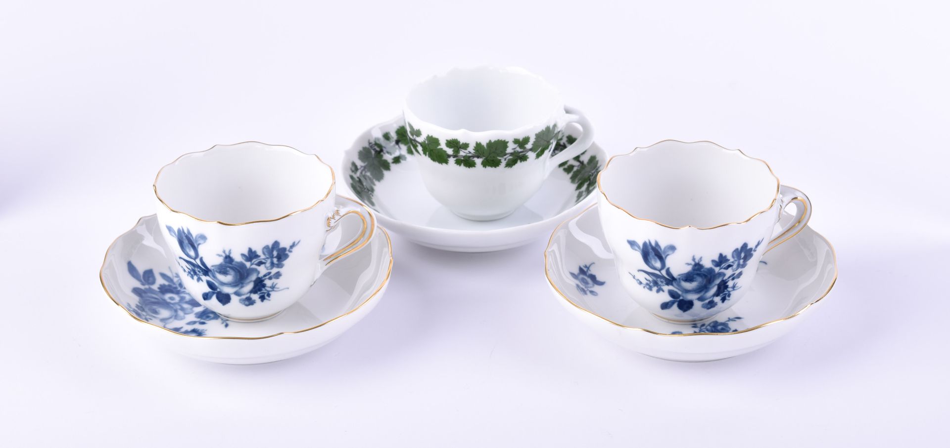 Konvolut Meissen 6-piece set, 3 demitasse cups, 3 UT, decor German flower in blu&hellip;