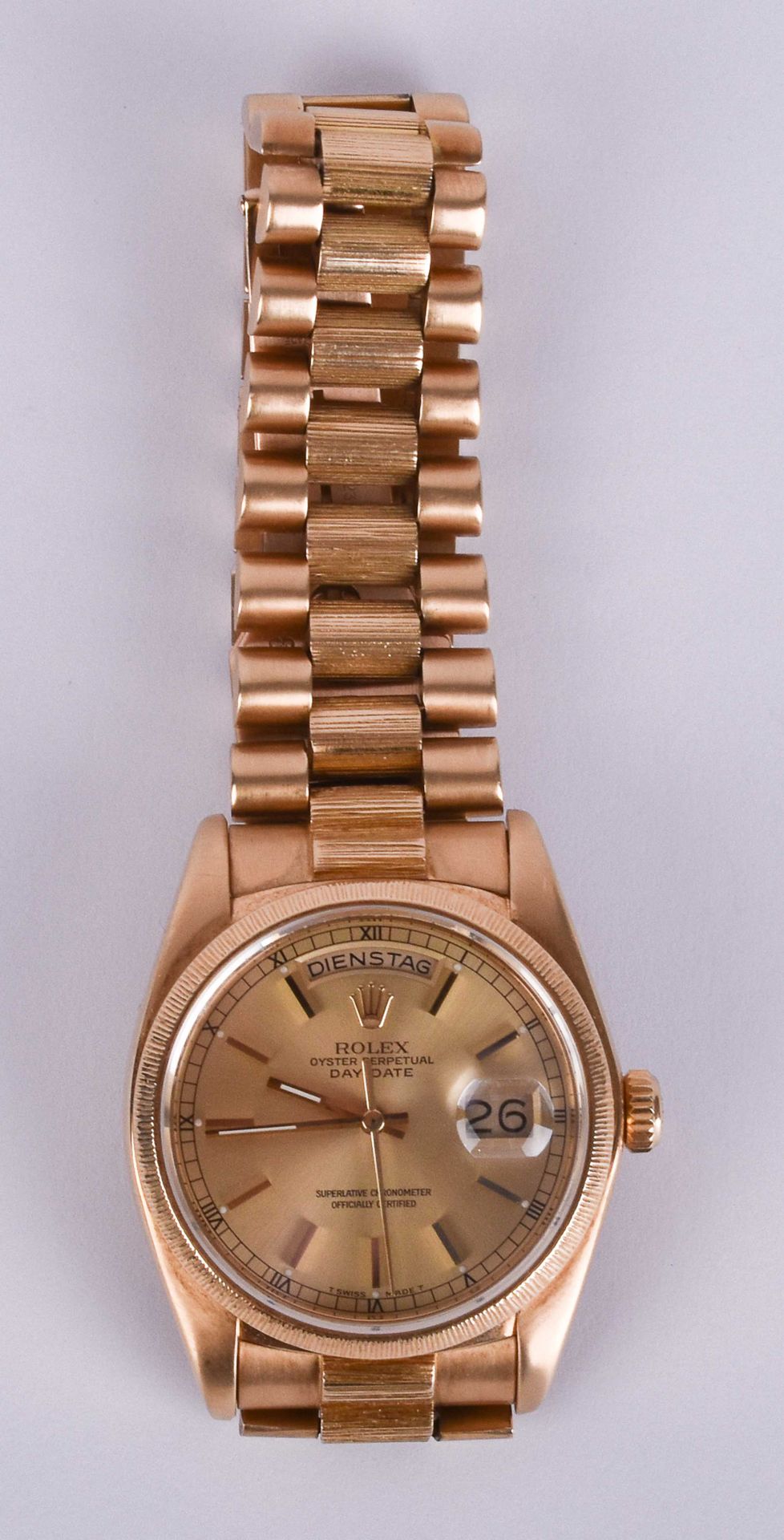 Null 
Rolex Day-Date Rindengravur um 1979
18kt Gelbgold - Armband Gelbgold / Prä&hellip;