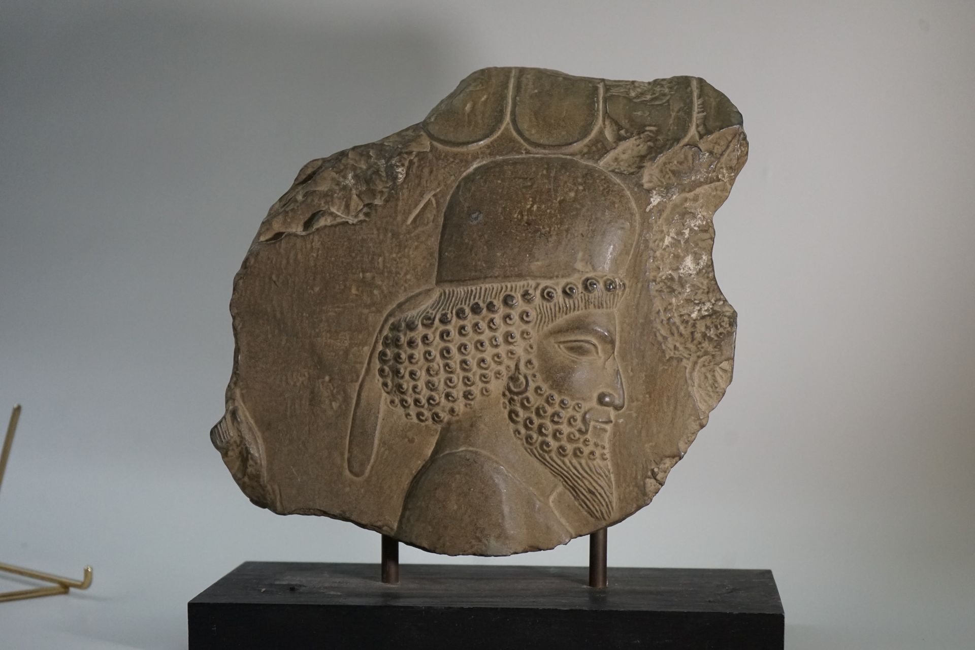 Null RMN（Réunion des Musées Nationaux），仿石灰岩树脂制作的贵族梅德人头像复制品。风格 公元前5世纪，波斯波利斯。RMN邮票&hellip;