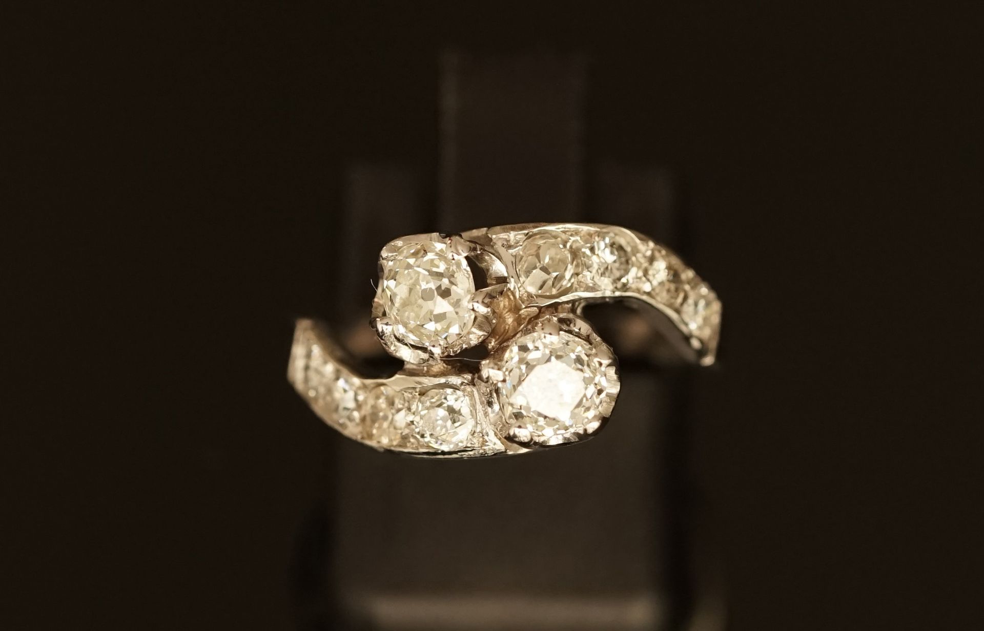 Null RING "you and me" in 18k white gold (750/°°) set with old cut and brilliant&hellip;