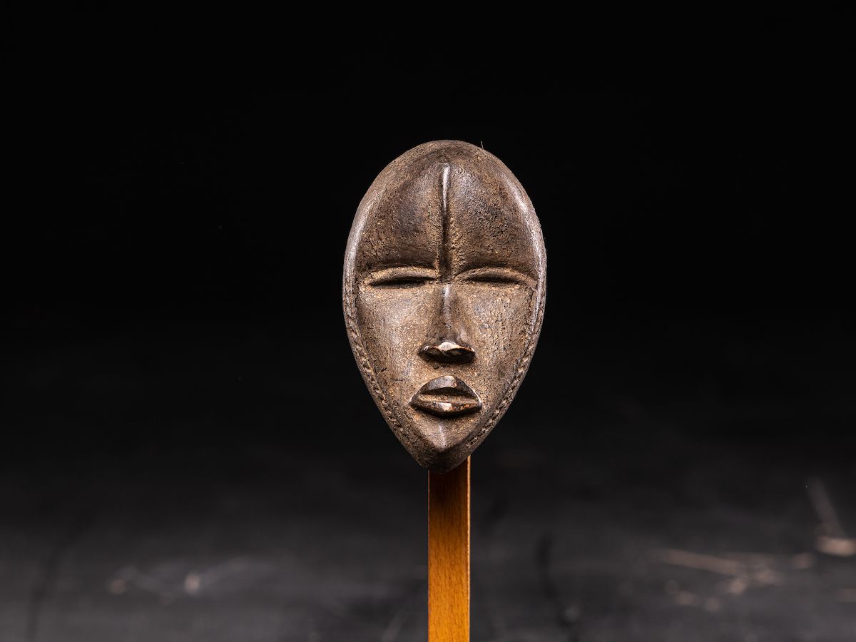 Peuple dan Masque miniature Dan (milieu du 20ème siècle) - 11 x 6,5 x 2,2