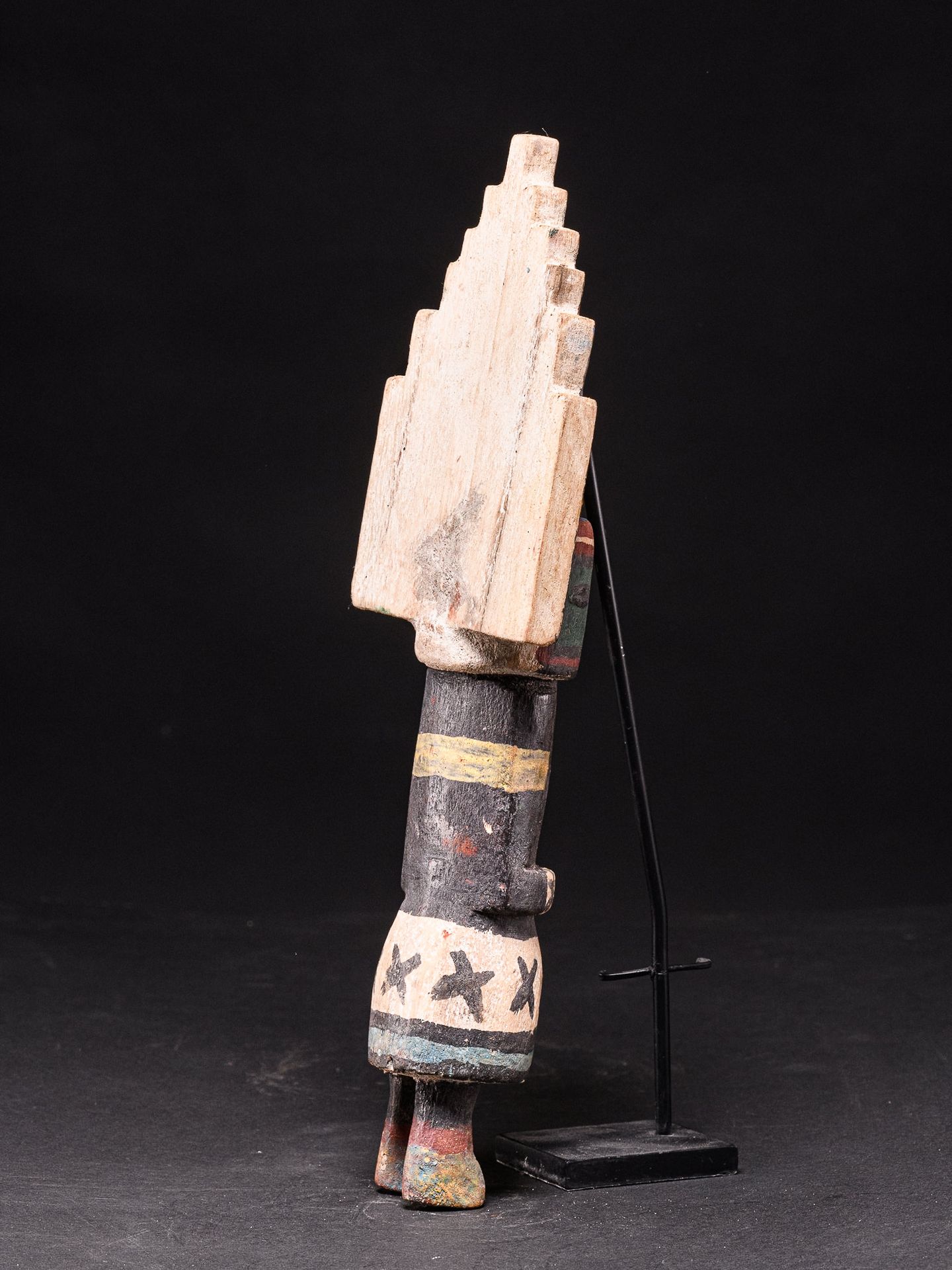 Peuple hopi 霍皮族风格的卡奇纳像，木头，颜料 - （美国印第安人）