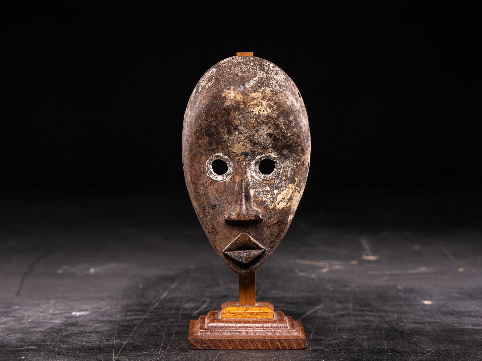 Peuple dan 丹人，象牙海岸。面具（20世纪中期） 21 x 9.4 cm