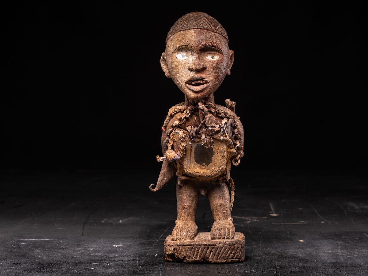 Peuple Kongo 刚果(金)金刚族人.腹部遗物钉状物，镜眼--20世纪中期