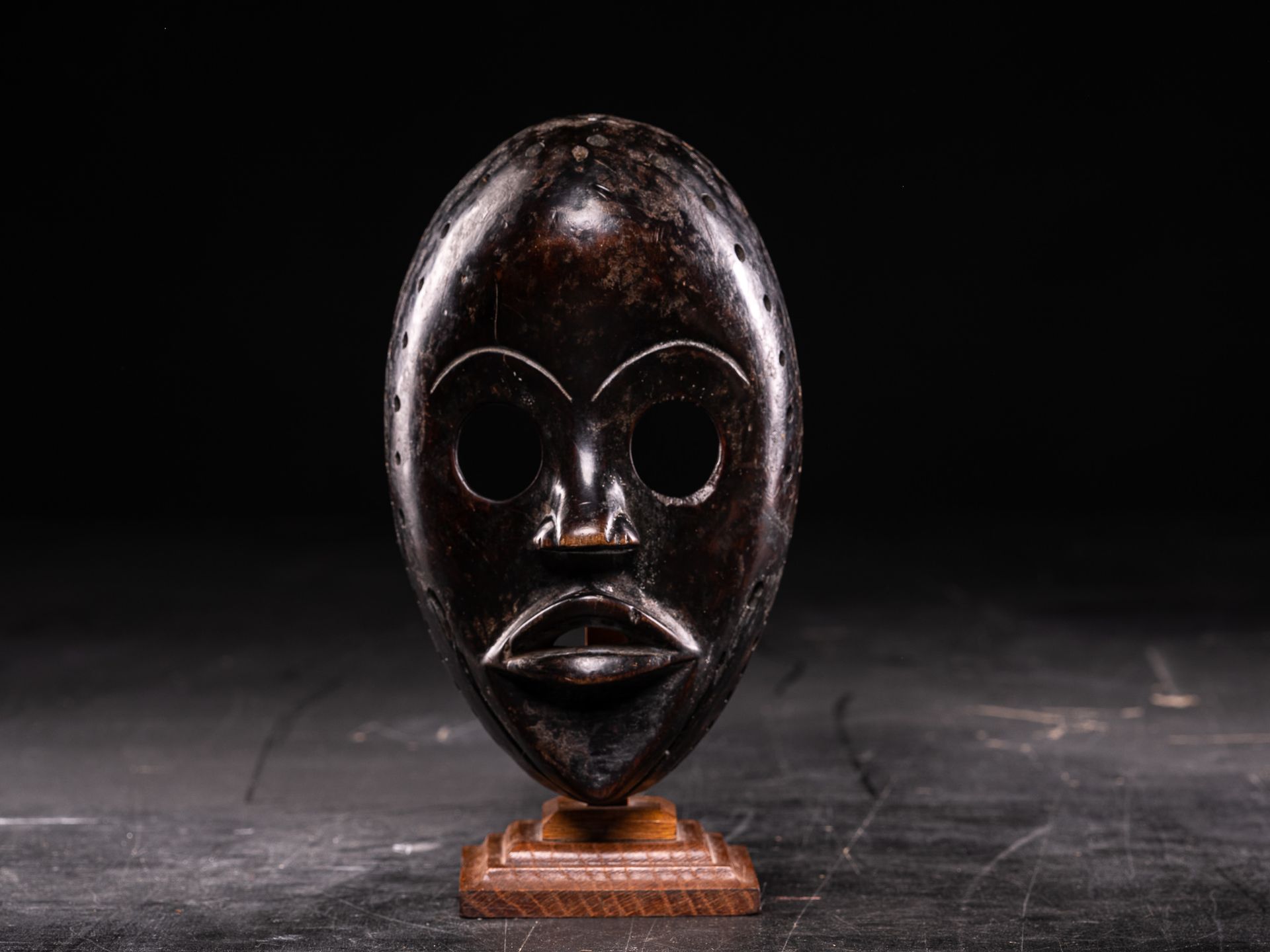 Peuple dan Pueblo Dan, Costa de Marfil. Máscara (mediados del siglo XX) 22 x 12,&hellip;