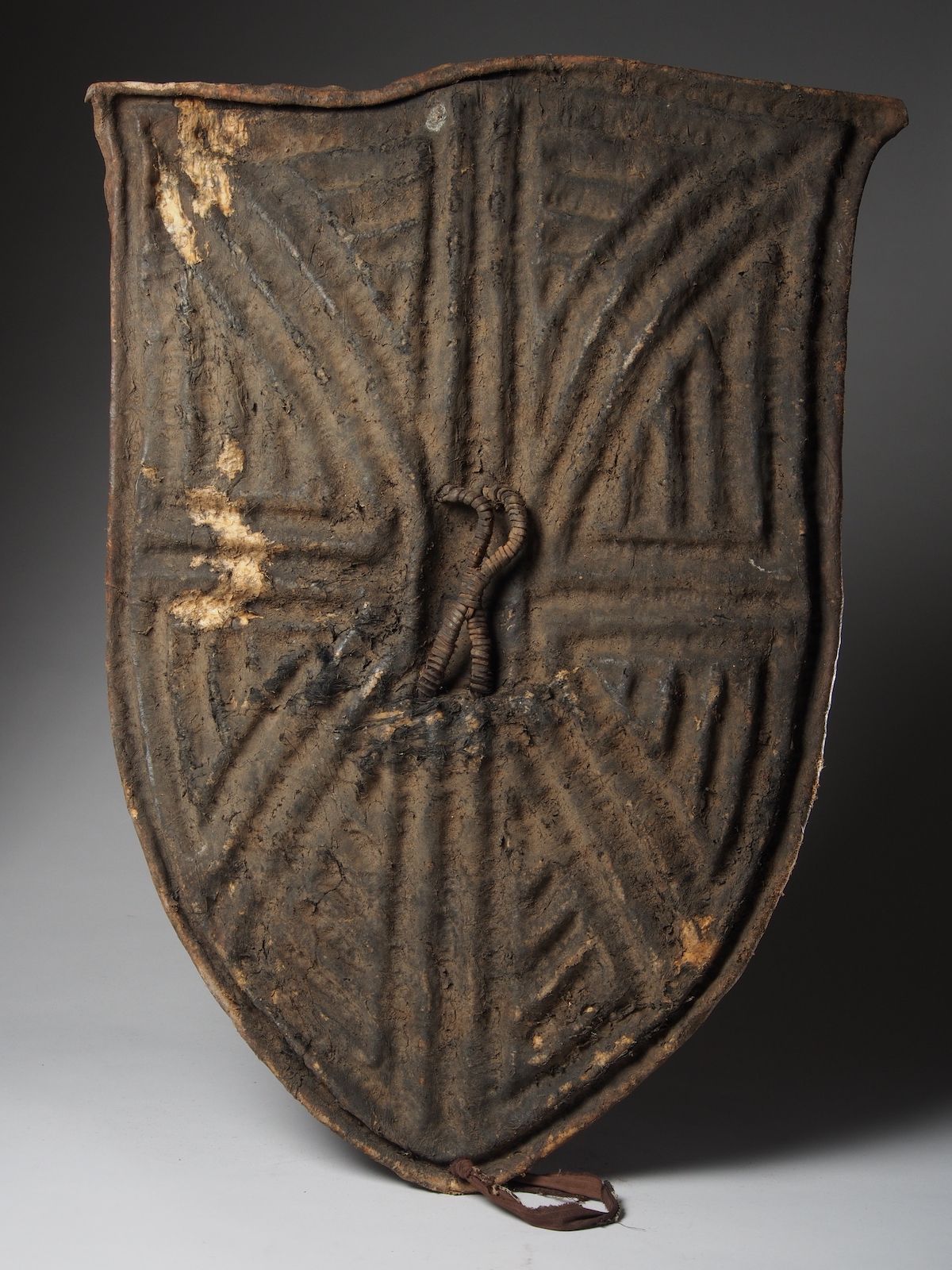 Peuple Wandala Leather War Shield, Wandala People, Cameroon - mid 20th century 8&hellip;