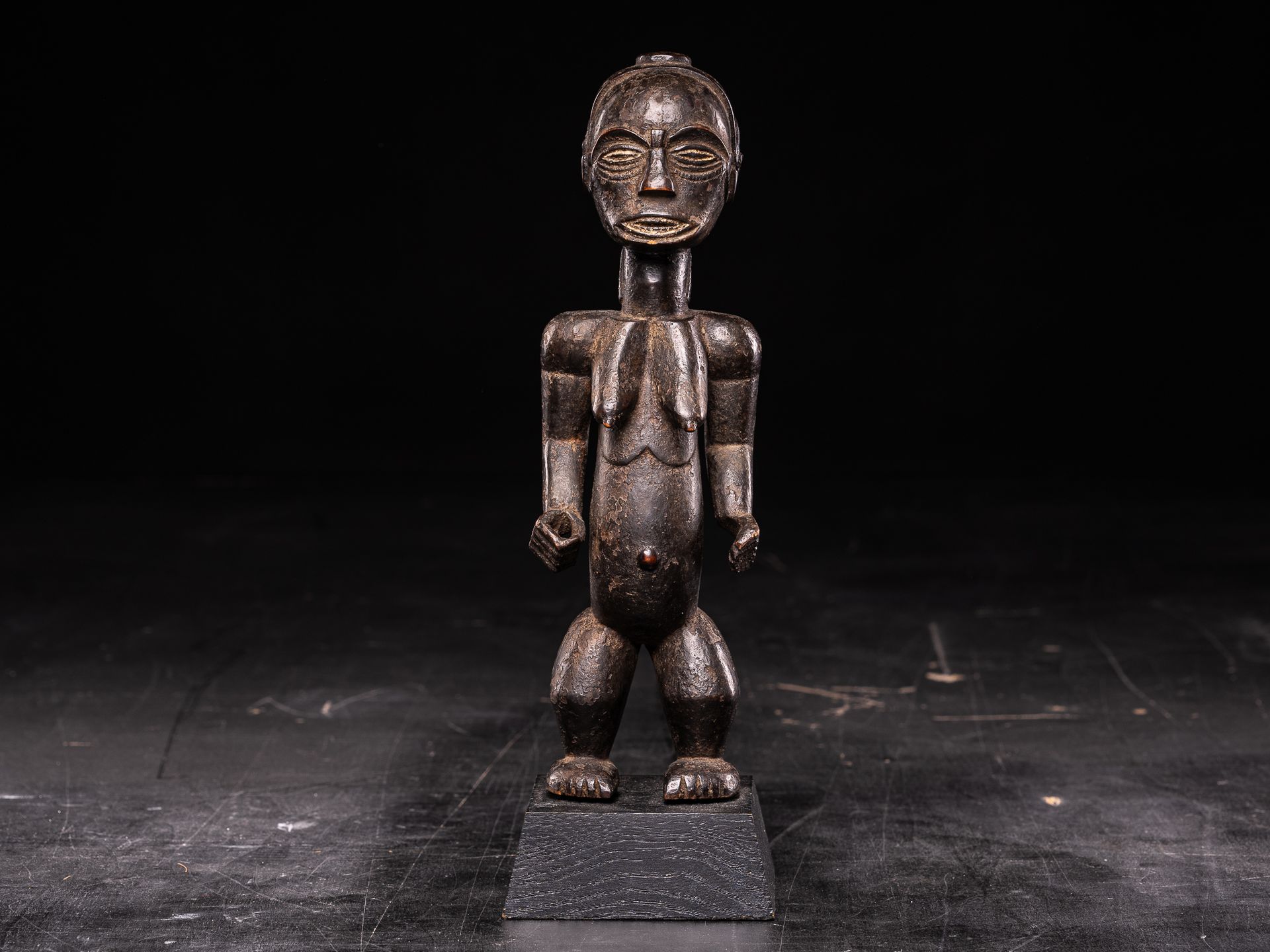 Null Volk der Fang - Weibliche Statue, Gabun (32 x 16cm)