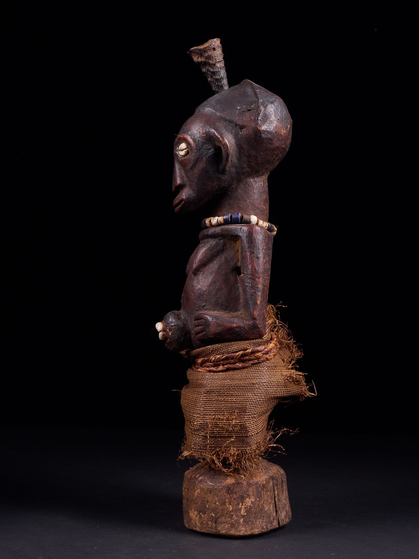 Null Nsapo Songye People,DRC.Statue (39,5 x 14 x 11cm)