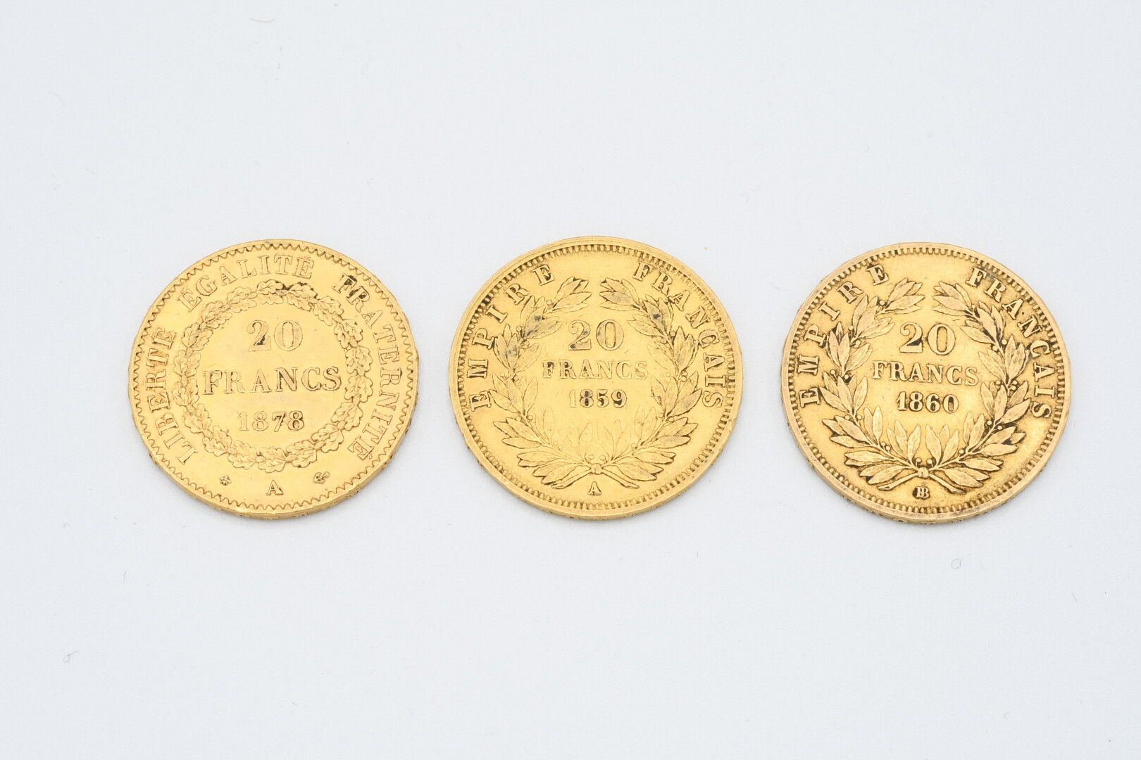 Null MONNAIES (trois) en or : 20 francs 1859, 1860, 1878. Poids : 19,2 g

Frais &hellip;