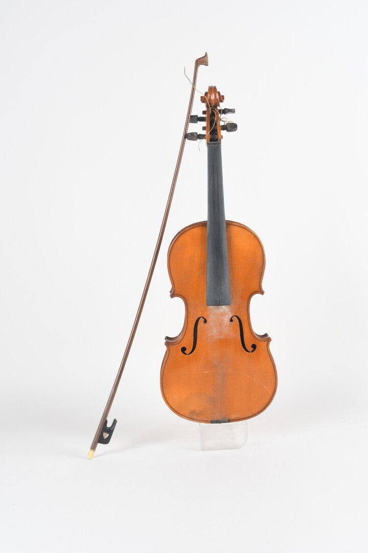 Null VIOLON 4/4 ancien (36,1 cm), marque au fer et étiquette «Breton», à restaur&hellip;