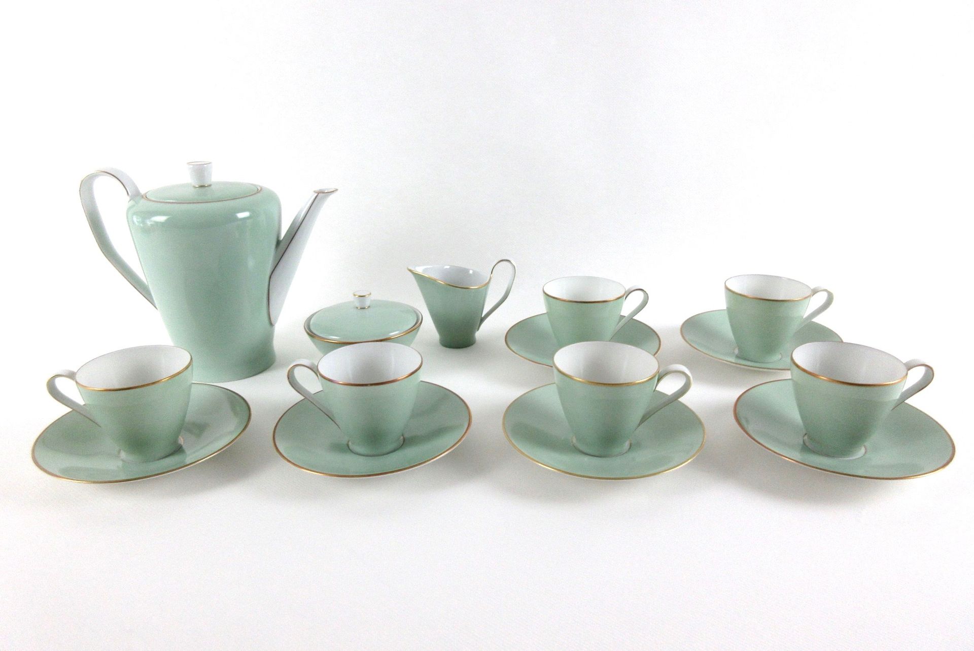 Null Porcelaine de ROSENTHAL des années 1950. Service à café pour six personnes,&hellip;