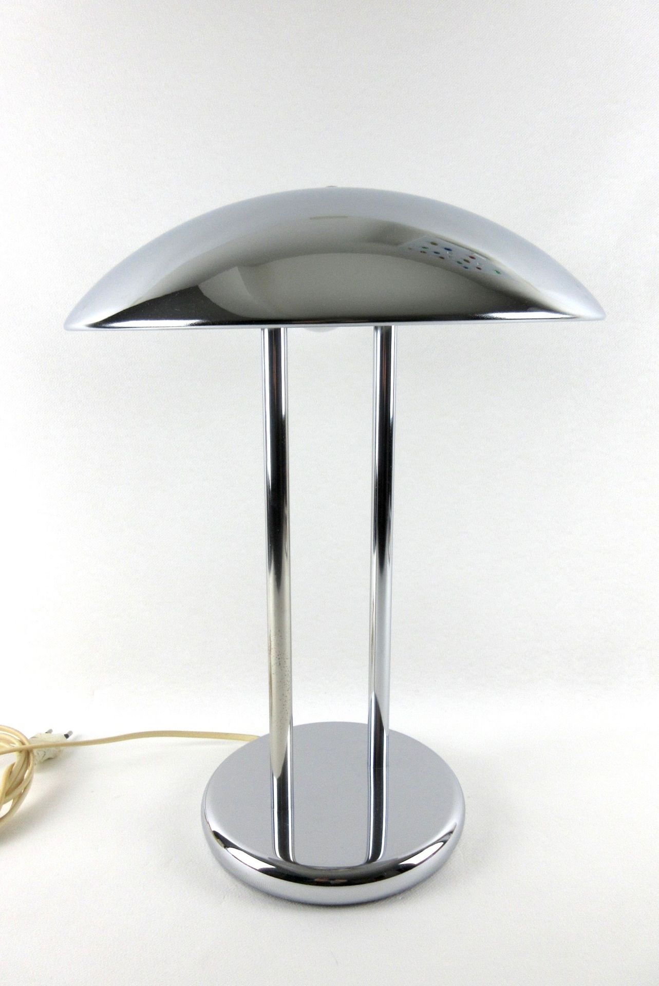 Null Vintage. Chrome-plated metal lamp, h 44 x d 32 cm, plug may need to be repl&hellip;