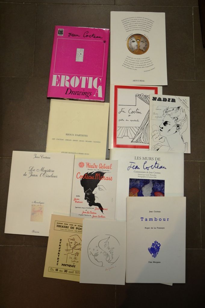 Lot de livres de Jean Cocteau comprenant: 墙壁，由Hermé设计

- Tambour, by Fata Morgan&hellip;