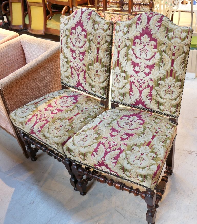 Suite de 6 chaises de style Ludwig XIII.