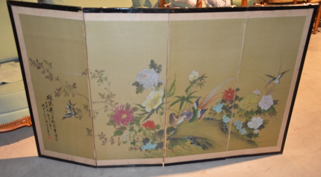 Paravent 4 feuilles ornée de peintures sur soie auf Platte kaschiert, die Blumen&hellip;