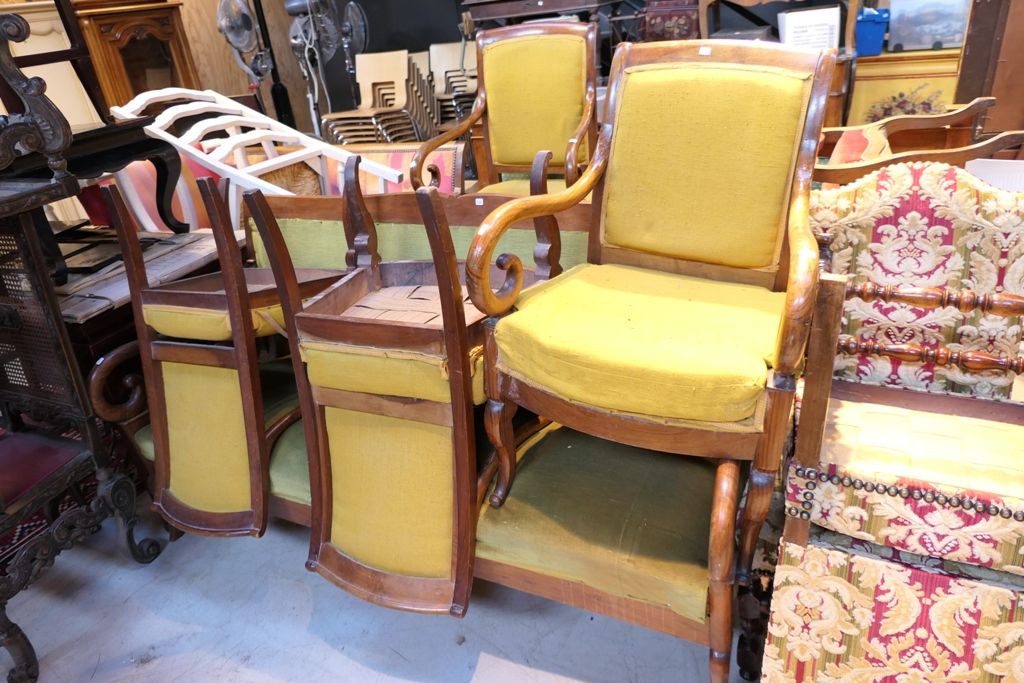 Ensemble de mobilier de salon de 复原风格，包括1张沙发和4张扶手椅