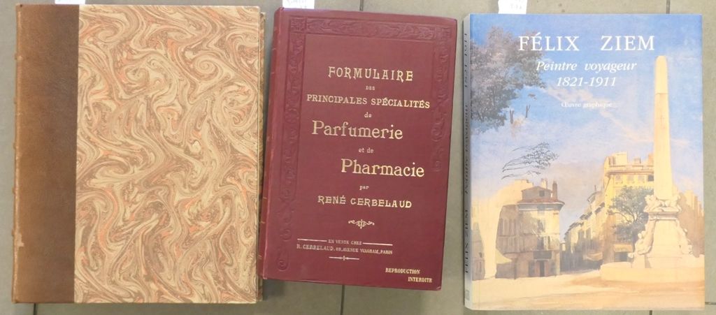 Lot de 3 livres et de documents militaires comprenant - René CERBELAUD撰写的《香水和药学的&hellip;