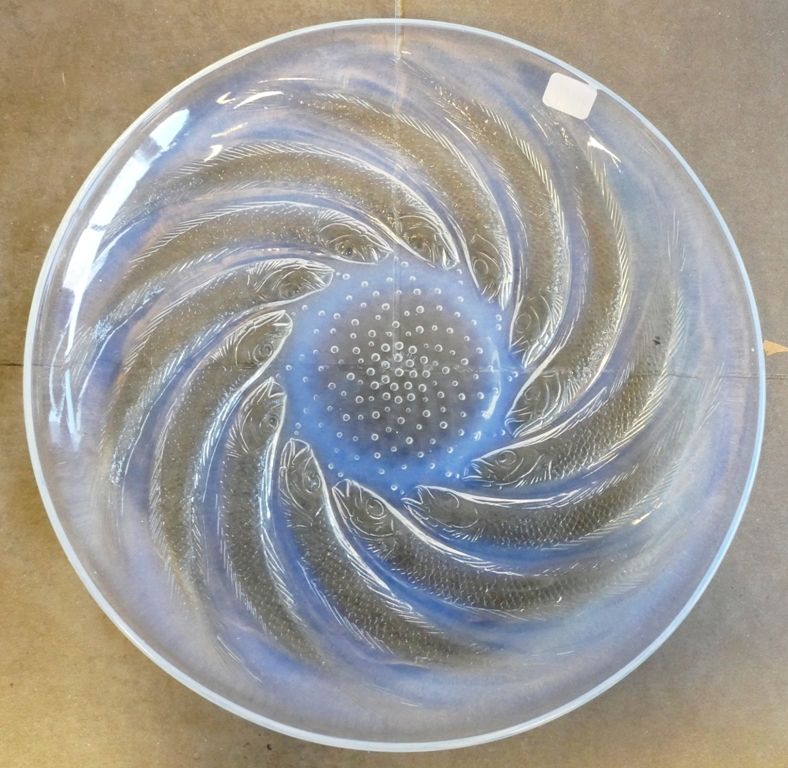 RENE LALIQUE (1860-1945) Dish with sardines in opalescent glass, signed R. LALIQ&hellip;