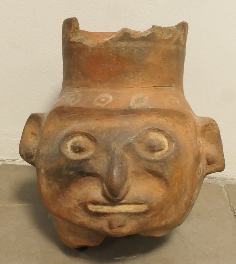 Vase Portrait Cultura mochica, norte de Perú 
100 A.C. - 300 D.C.
Cerámica polic&hellip;
