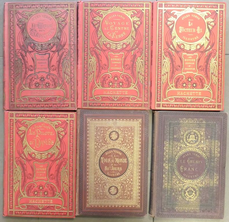 Jules VERNE, lot de 6 volumes dont: 80天环游世界》、《法国的化学》、《多瑙河的飞行员》、《牛医生》、《地球中心的旅行》、《&hellip;