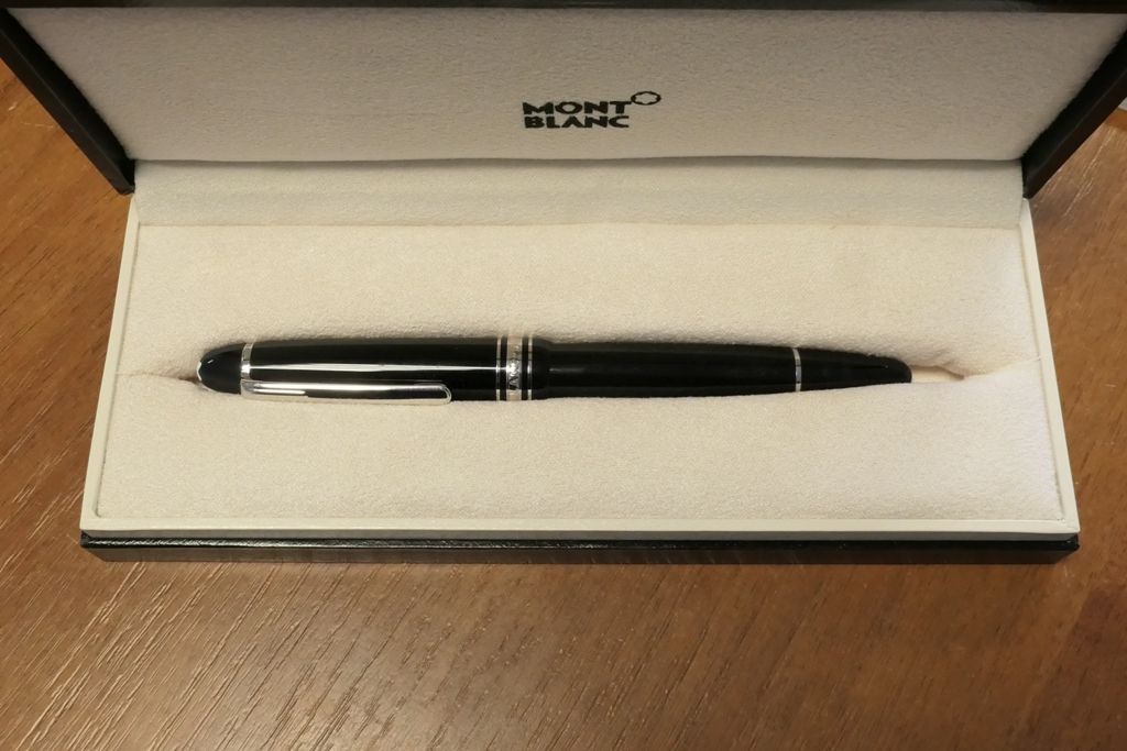 MONT BLANC Ballpoint pen in black lacquer and silver attributes, Meisterstück mo&hellip;