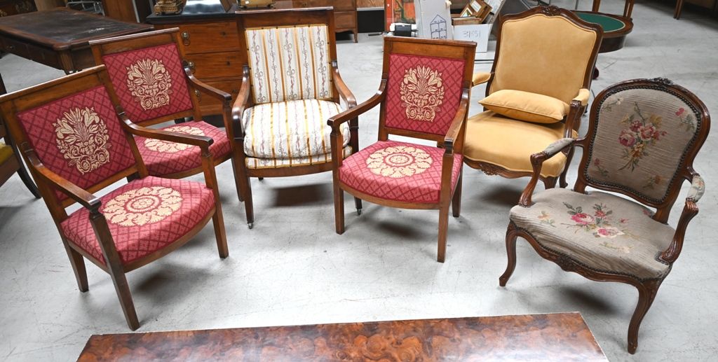 Lot comprenant trois fauteuils à dossier droit and red upholstery, a Restauratio&hellip;
