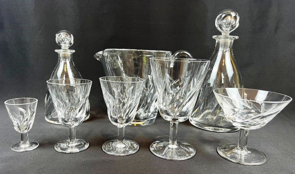 SAINT-LOUIS - MODELE BIDASSOA Partie de service de verres en cristal taillé, 45 &hellip;
