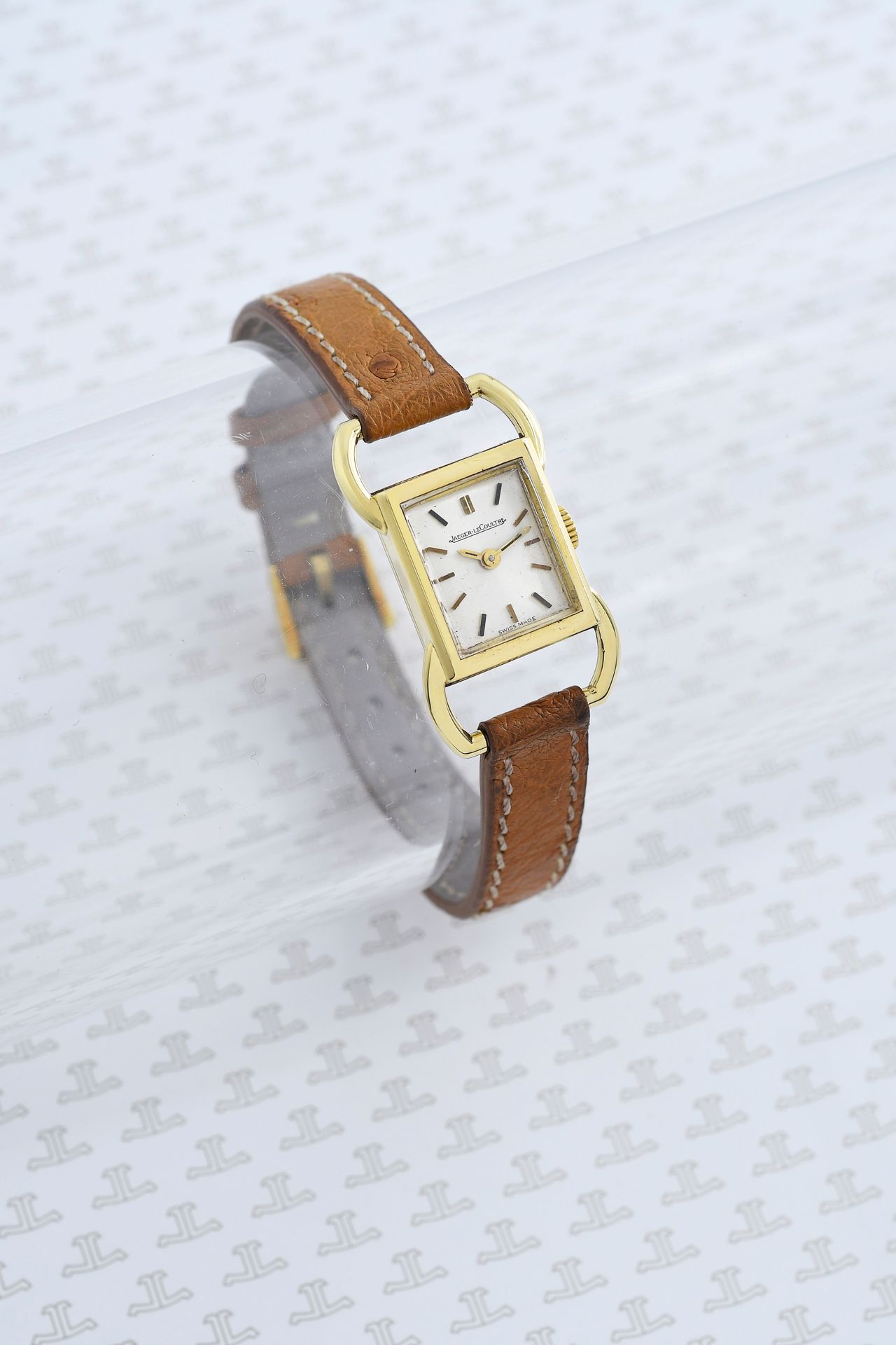 Null JAEGER-LECOULTRE (BABY STRIER / LADY - YELLOW GOLD No. 1101011A), circa 195&hellip;