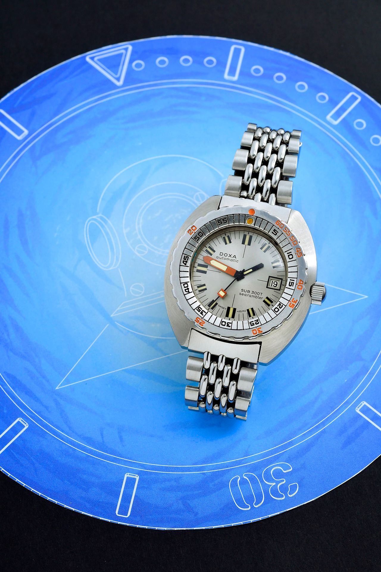 Null DOXA (Searambler Sub 300 T Automatic / Silver ref. 11899.4), circa 1969

Im&hellip;