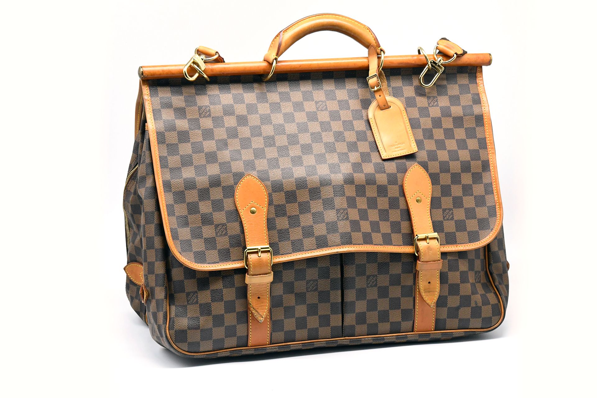 Louis VUITTON Damier Hunting Bag Travel Bag. Travel bag…