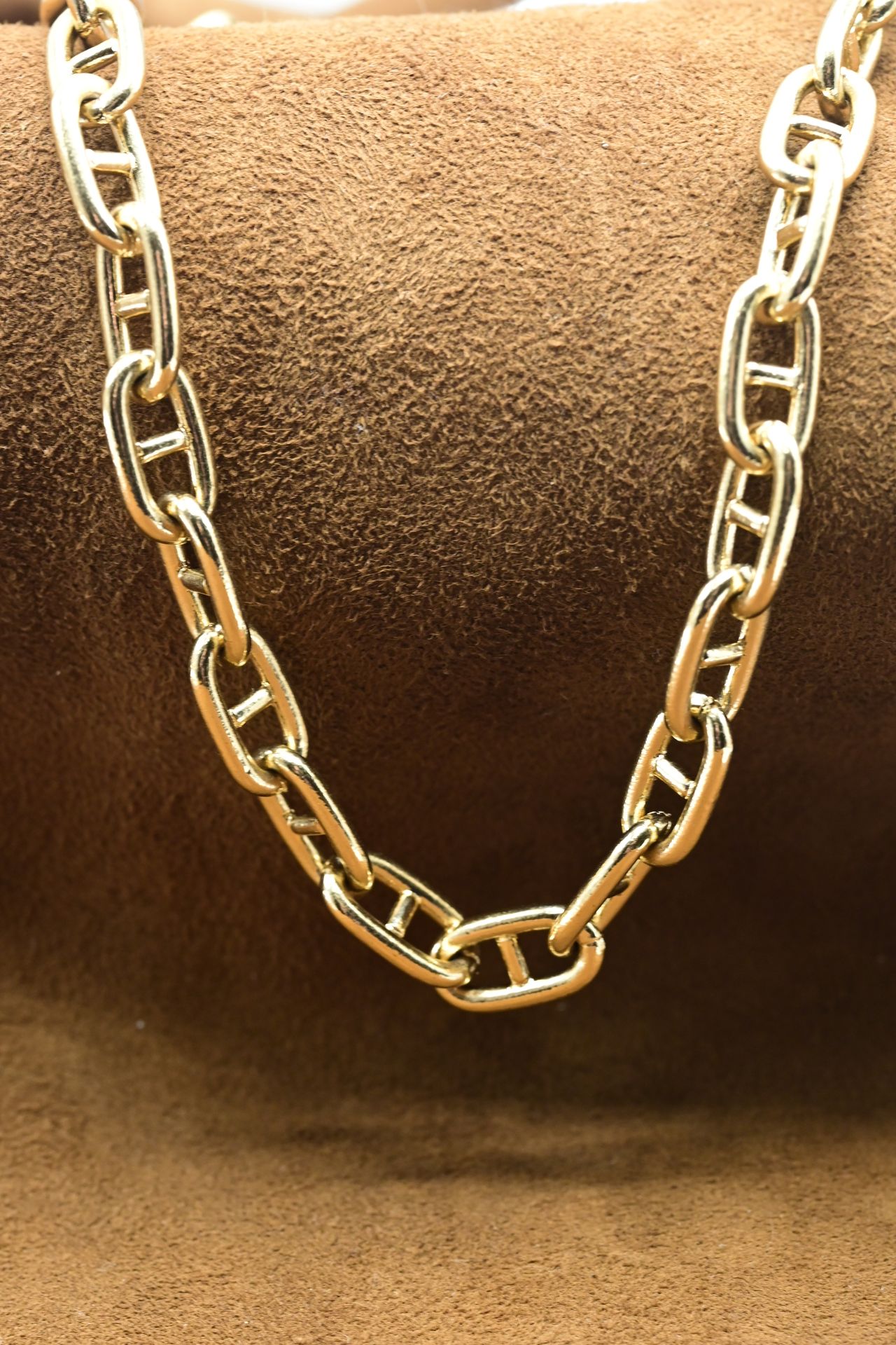 Null 爱马仕，品位--海洋网状镀金金属项链。长度：39厘米