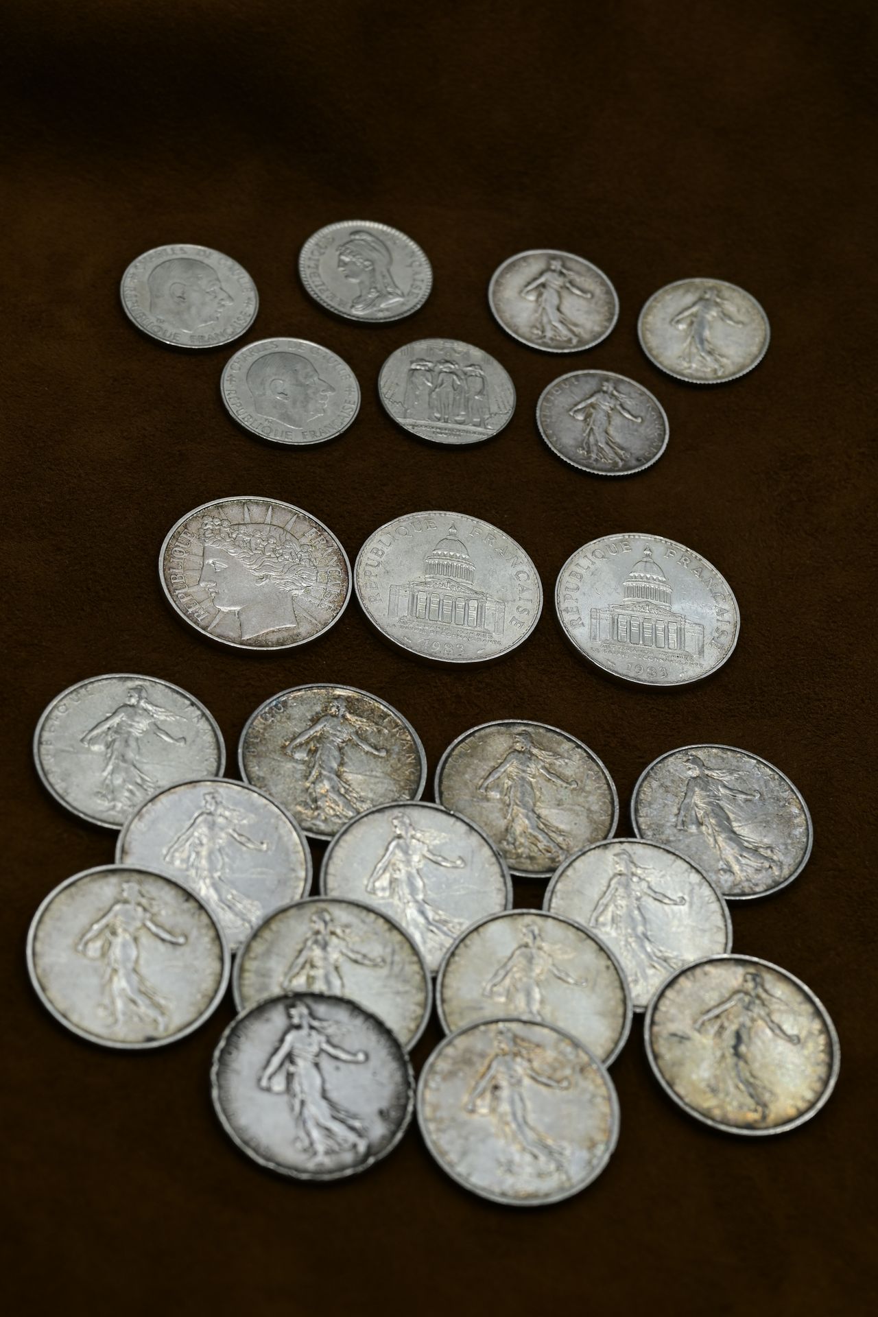 Null Lot de pièces en argent comprenant 13 pièces de 5 Francs, 3 pièces de 100 F&hellip;