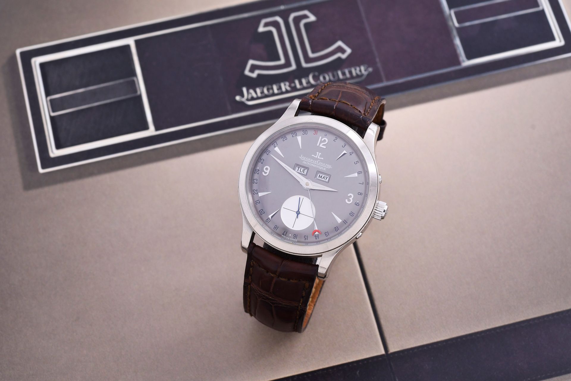 Null JAEGER-LeCOULTRE
Master Control 1000 H - 月亮/白金
Ref. 140.3.87 / 1473447A, Ci&hellip;
