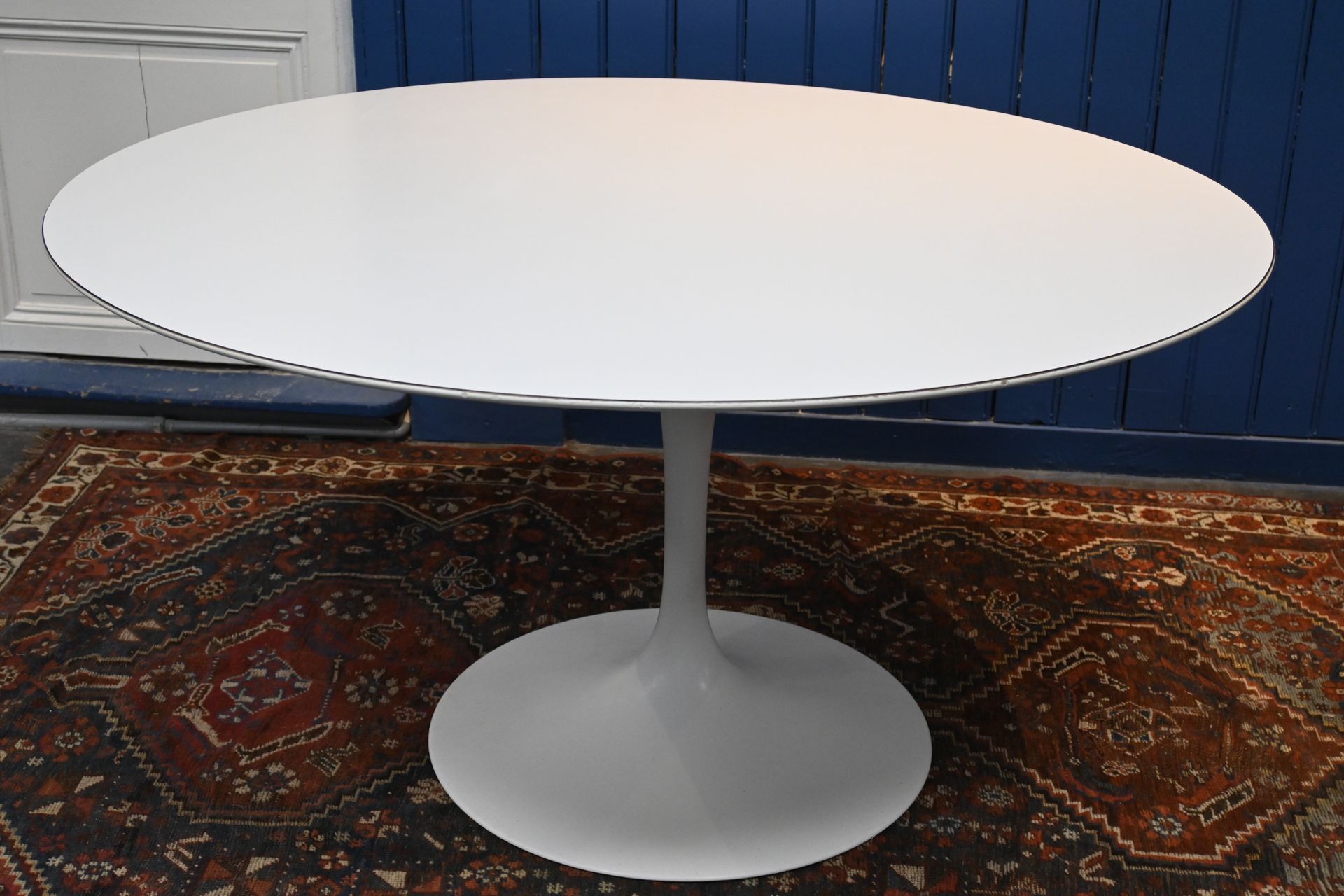 Null SAARINEN EERO (1910-1961) pour KNOLL.
Table de salle à manger modèle "Tulip&hellip;