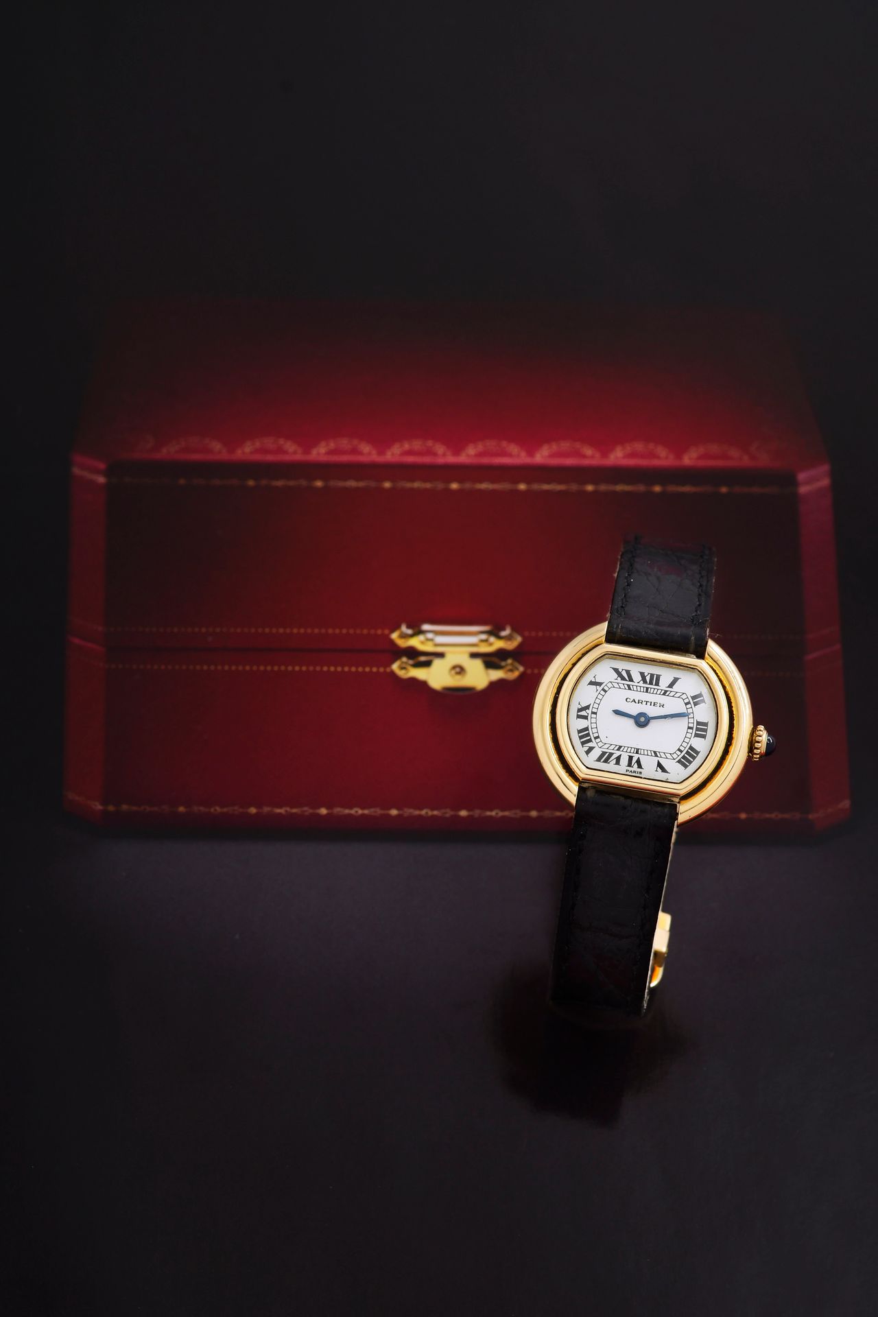 Null CARTIER
Ellisse Lady / Oro giallo - N. 338
Circa 1985
Elegante orologio cla&hellip;