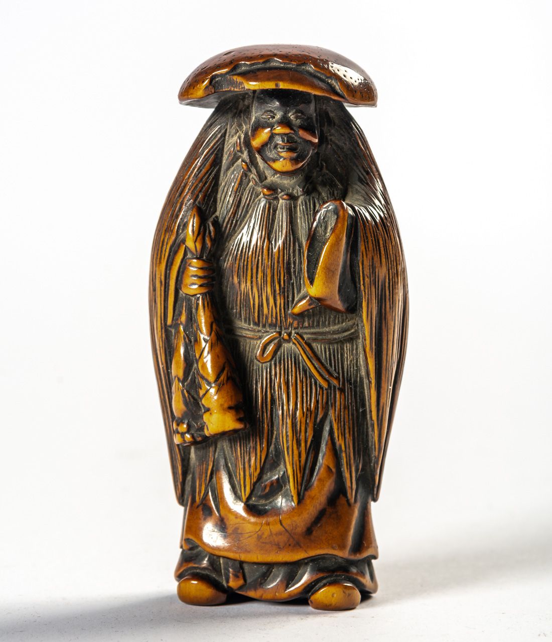 NETSUKE Japan, Holz, wohl 19. Jh.

7,8 cm hoch



Provenienz: Sammlung René Vitt&hellip;