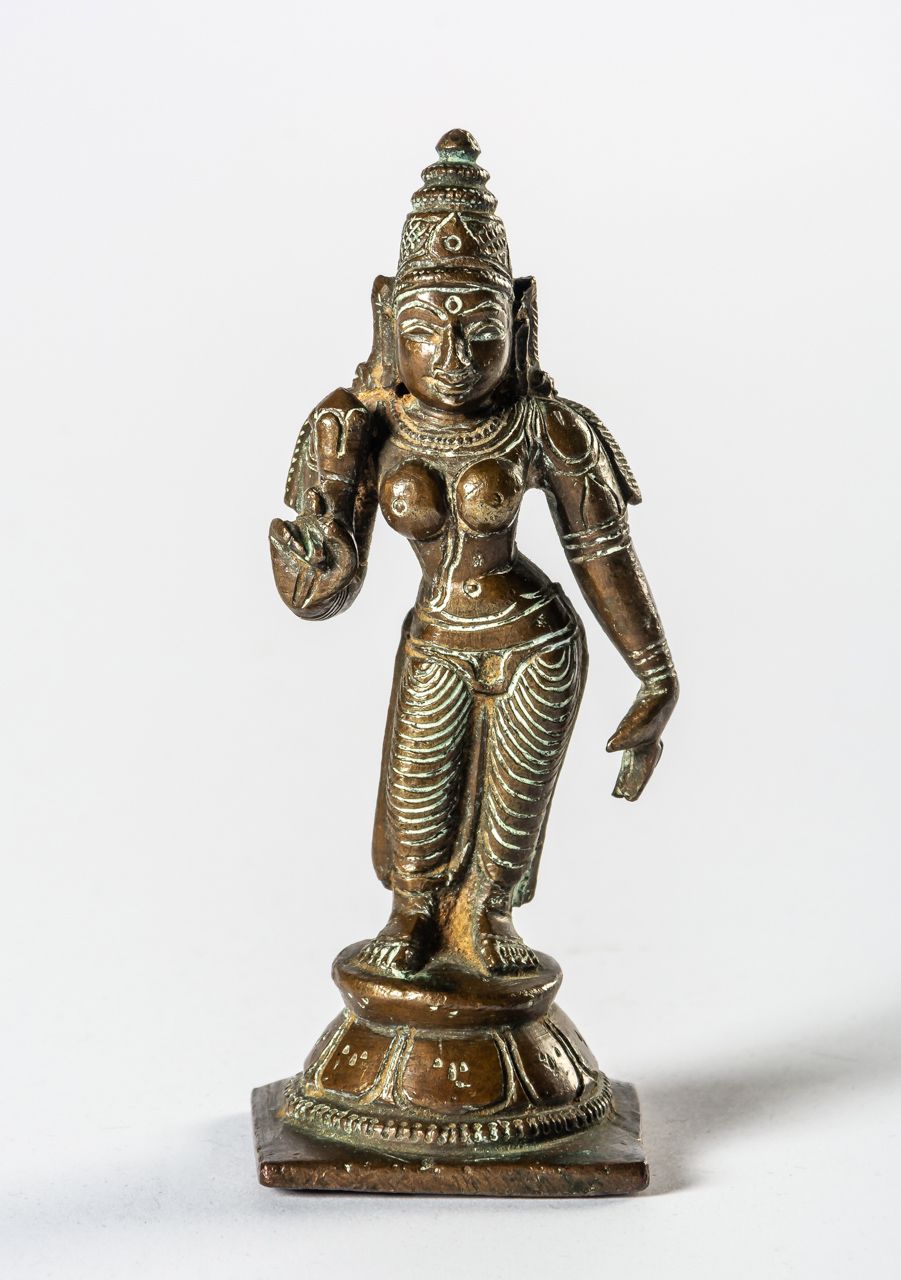 VALLI Inde, bronze, probablement vers 1900

9 cm de haut



UNE FIGURE EN BRONZE&hellip;