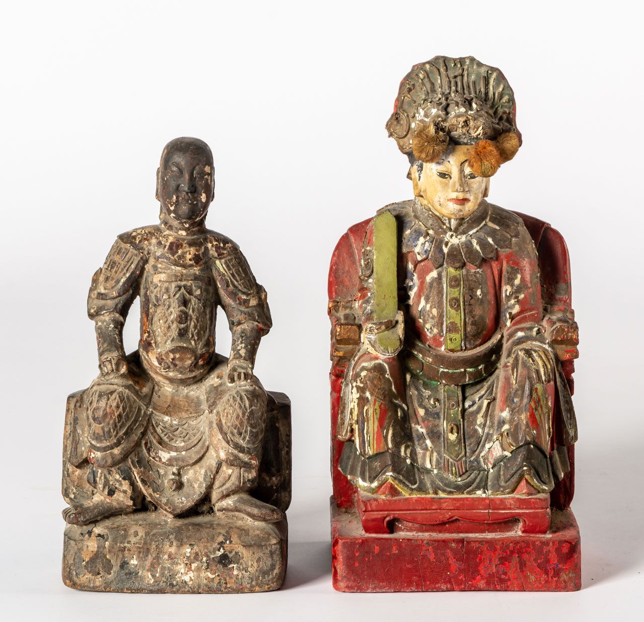 ZWEI HOLZ-FIGUREN TWO CHINESE WOOD CARVED FIGURES_x000D_

Probably around 1900_x&hellip;